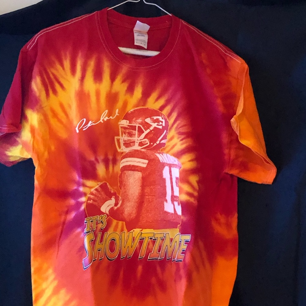 CUSTOM PATRICK MAHOMES SHOWTIME TYE DYE SHIRT SZ L